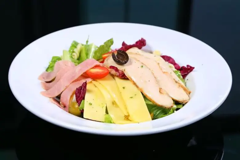 ฟลาน โอเบรียนส์ ไอริช ผับ แนะนำ 5 เมนูสลัด แคลอรี่น้อย