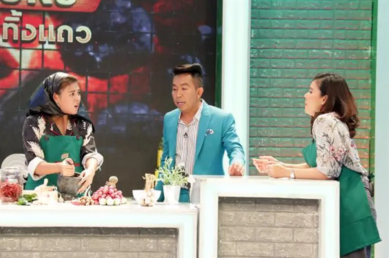 ทีวีไกด์: รายการ “My Mom Cooks เชฟไม่ทิ้งแถว” ลูกสาวพลังล้น “ใบเฟิร์น - พัสกร” และ “เฟี้ยว์ฟ้าว” ทำ 2 คุณแม่กุมขมับ!  ต้องคุมสติลูกแข่งทำอาหารสุดป่วน!!!