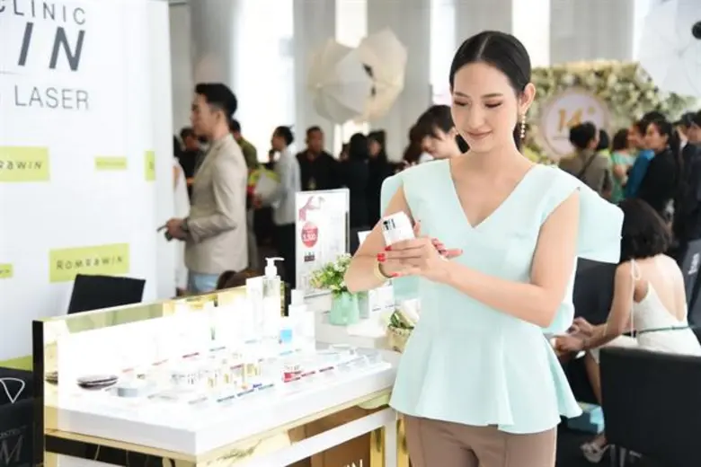 “รมย์รวินท์ คลินิก” ฉลองใหญ่ครบรอบ 14 ปี สนับสนุนให้ผู้หญิงทุกคนสวย ด้วย “เทรนด์ผิวพรรณ 2018”