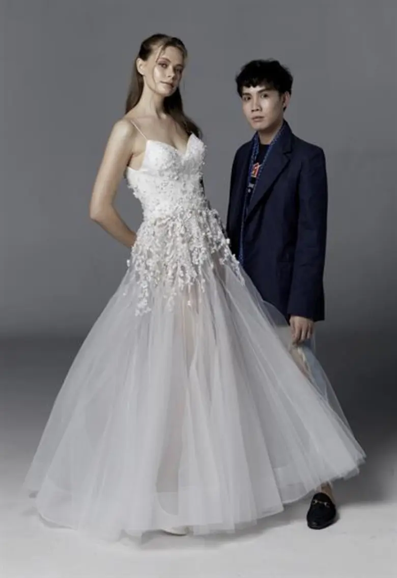 “MIRROR MIRROR BANGKOK” แบรนด์ชุดเจ้าสาวสมัยใหม่ อวดคอลเลกชั่น “Frozen Eternity of Glamor”