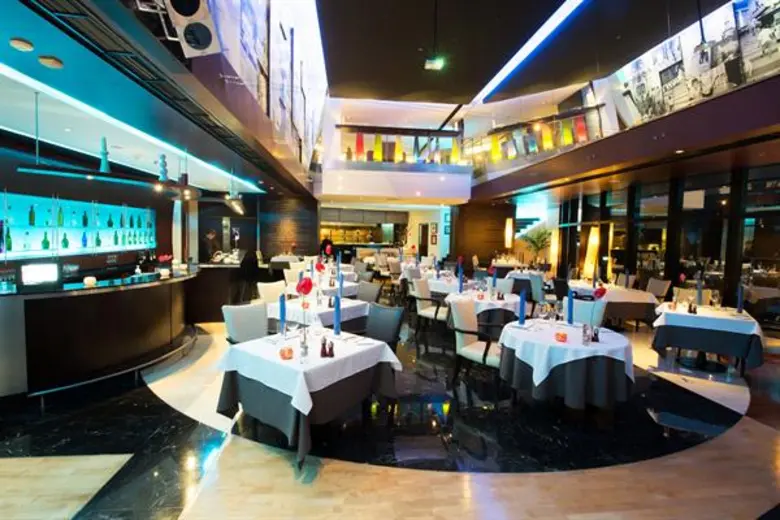 ดินเนอร์สุดหรู ฉลองค่ำคืนวันวาเลนไทน์แสนโรแมนติก ณ ห้องอาหาร เดอะ รีเฟล็กซ์ชั่นส์ โรงแรม ดิ แอทธินี โฮเทล แบงค็อก, อะ ลักซ์ชูรี คอลเล็คชั่น โฮเทล