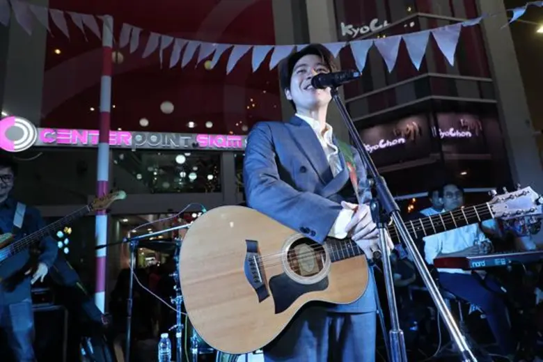 เซ็นเตอร์พอยท์ ออฟ สยามสแควร์ ดึง 'อะตอม-ชนกันต์’ ร่วมมอบความสุข กับมินิคอนเสิร์ตสุดมันส์ ในงาน 'Wonder Market’