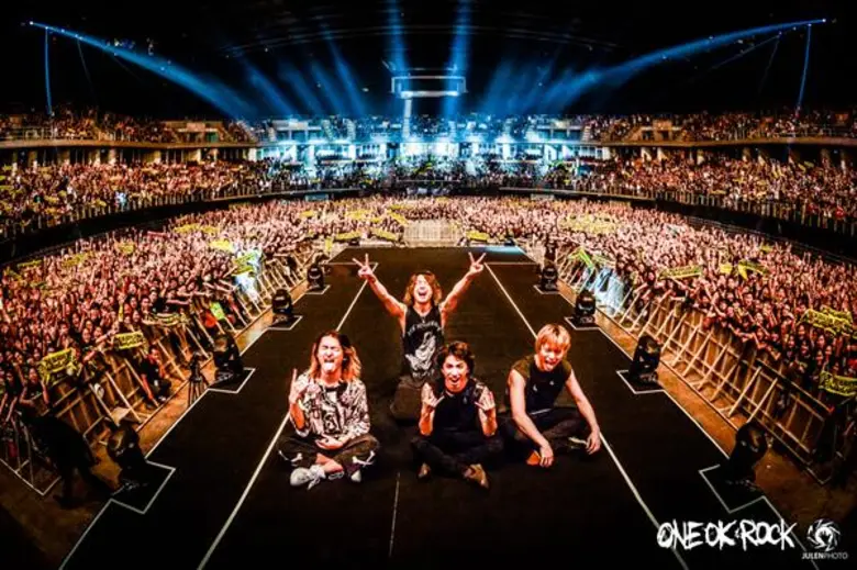 กวาดคำชมล้นหลาม “วันโอเคร็อก” พลังมันส์ล้นเหลือ ขึ้นหิ้งสุดยอดคอนเสิร์ตที่ใช้ภาษาดนตรีสะกดใจชาวร็อกอยู่หมัด!