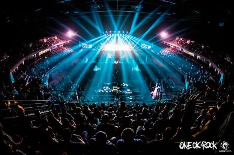 กวาดคำชมล้นหลาม “วันโอเคร็อก” พลังมันส์ล้นเหลือ ขึ้นหิ้งสุดยอดคอนเสิร์ตที่ใช้ภาษาดนตรีสะกดใจชาวร็อกอยู่หมัด!