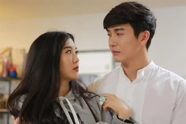 “พุฒ” สวมแหวนดอกไม้ “ยิปโซ” สุดฟิน!! ชวนกันเล่นใหญ่แก้เขิน