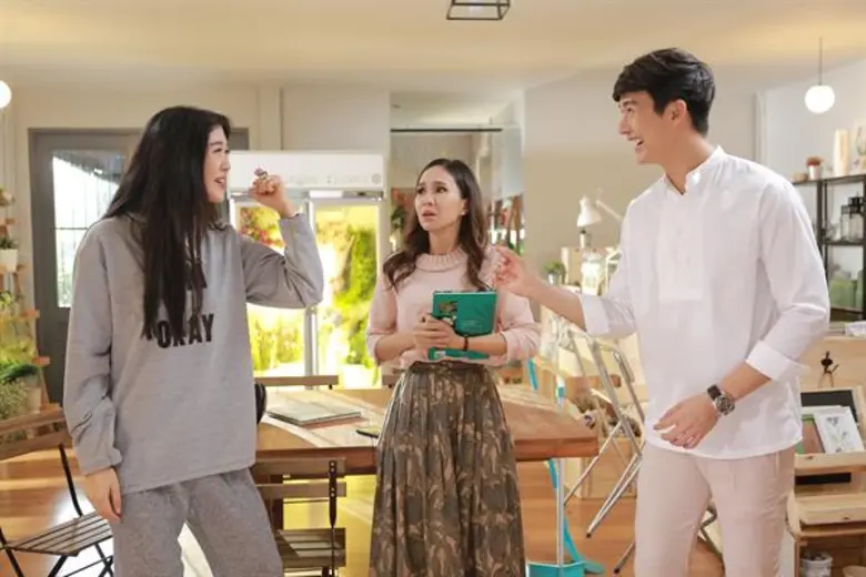 “พุฒ” สวมแหวนดอกไม้ “ยิปโซ” สุดฟิน!! ชวนกันเล่นใหญ่แก้เขิน