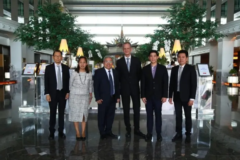 นายกมล เชียงวงศ์ (ที่ 3 จากซ้าย) รองผู้ว่...