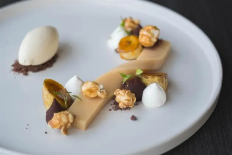 ยกระดับเทรนด์ความอร่อยของกรุงเทพฯ ด้วยสุดยอดเมนูใหม่จาก เชฟกิ๊บ ที่ห้องอาหารซูม สกาย บาร์ และซูม สกาย เลาจน์