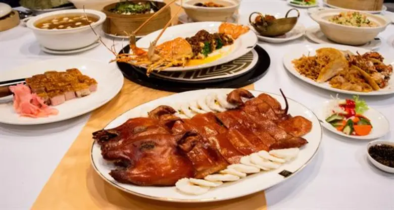 มาร่วมเฉลิมฉลองตรุษจีนต้อนรับปีจอปีนี้กับ...