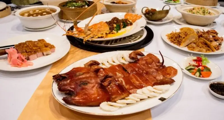 มาร่วมเฉลิมฉลองตรุษจีนต้อนรับปีจอปีนี้กับ...