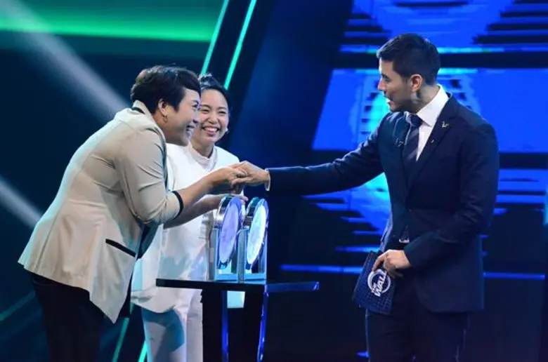 "The Wall กำแพงพลิกชีวิต" เทปวันเสาร์ที่ ...