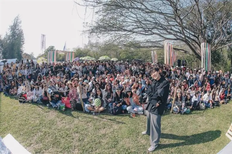 จีเอ็มเอ็ม แกรมมี่ เปิดปีเฟสแรก เอาใจคอมิวสิค เฟสติวัล มอบความสนุกสุดมันส์แบบชุดใหญ่ไฟกระพริบดังกระหึ่มเขาใหญ่ กับเทศกาลดนตรีที่เกร๋กันใหญ่ ช้าง มิวสิค คอนเนคชั่น พรีเซนต์ นั่งเล่น มิวสิค เฟสติวัล 3