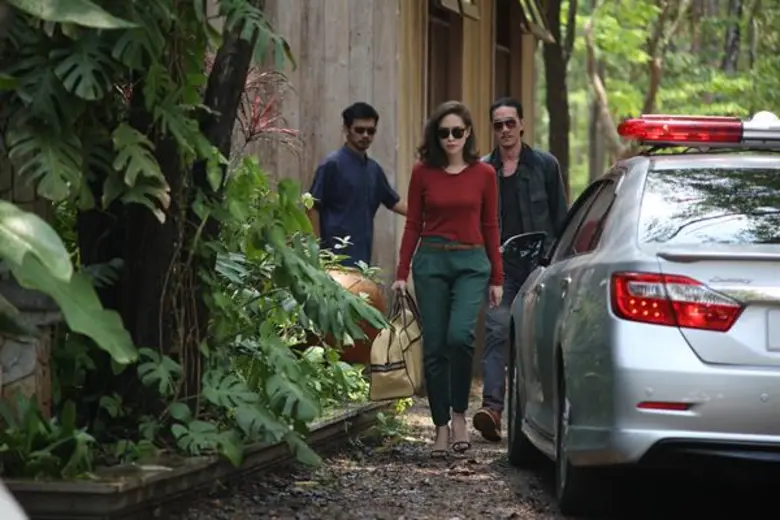 Movie Guide: คุยกับ “พลอย เฌอมาลย์ บุญยศักดิ์” กับภาพยนตร์ระทึกชวัญ “Samui Song ไม่มีสมุยสำหรับเธอ” ผู้หญิงคนหนึง กับ ความรัก ความลับ และฆาตกรรม