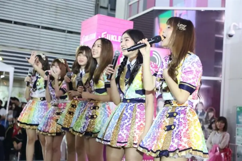 เซ็นเตอร์พอยท์ ออฟ สยามสแควร์ เอาใจชาวสยามสแควร์ จัดงาน 'Eiikleaw Market’ ดึง BNK48 เกิร์ลกรุ๊ปสุดฮอตร่วมโชว์มินิคอนเสิร์ต