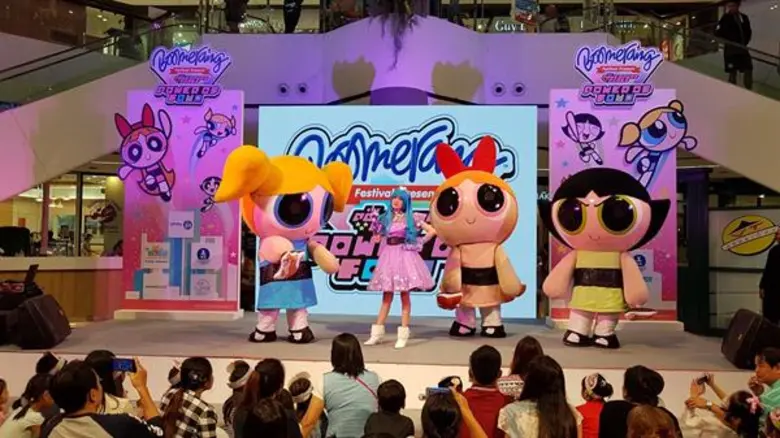 พาวเวอร์พัฟฟ์ เกิลส์ สามสาวซูเปอร์ฮีโร่ขวัญใจคุณหนูๆ พร้อมโชว์ สุดพิเศษเซอร์ไพรส์แฟนคลับรุ่นจิ่วในงานวันเด็ก