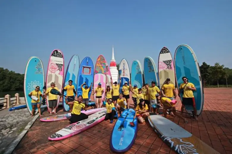 “จ๊อบ นิธิ” ส่งลูกชาย “น้องเคนโด้” และลูกสาว "น้องเคด้า" เข้ากลุ่ม TRASH HERO KIDS เก็บขยะ อนุรักษ์ชายฝั่งเมืองระยอง