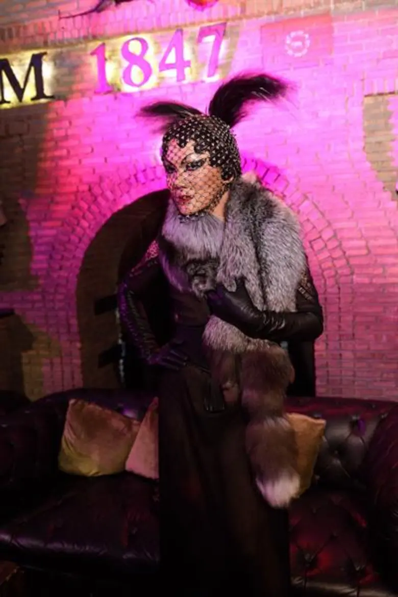 สาระล้วนๆ! เรารวบตึงมาให้... ใคร? ยังไง? ถึงจะเรียกว่า “Drag Queen”