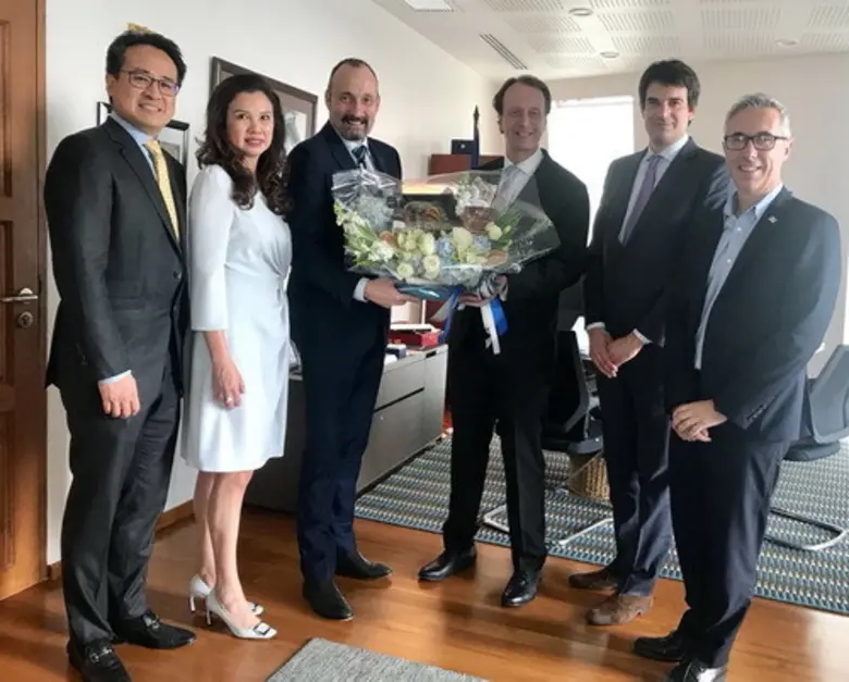 ฯพณฯ จิลส์ การาชง เอกอัครราชทูตฝรั่งเศสปร...