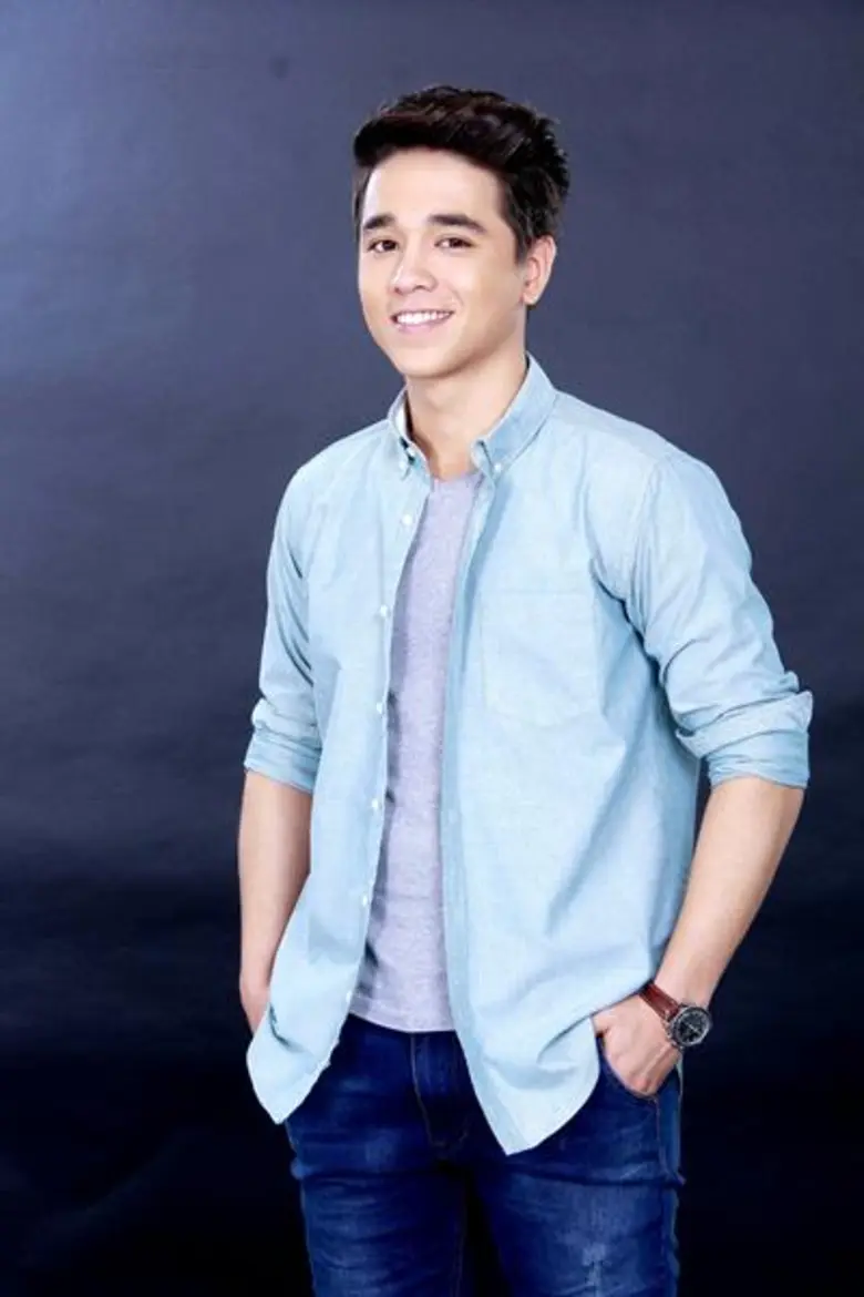 ปู - อเล็กซ์ - ขวัญ  ชวนอาสาสมัครดำน้ำเก็บขยะทะเลและชายหาดภูเก็ต ในกิจกรรม Upcycling The Oceans, Thailand