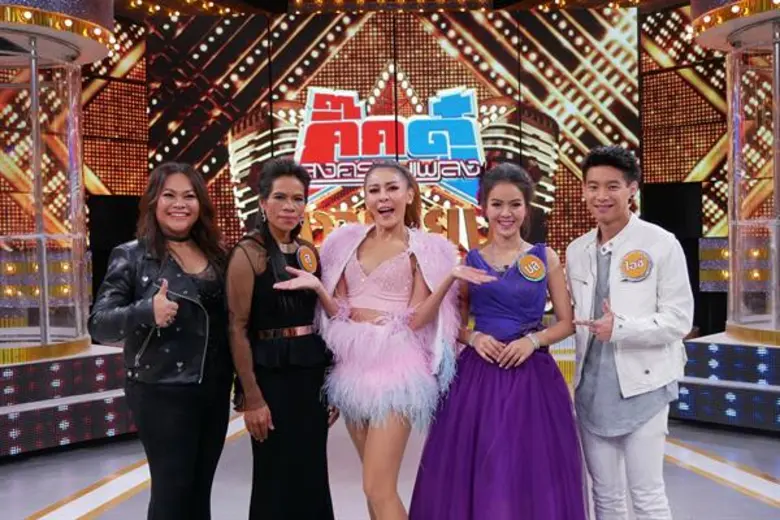 ทีวีไกด์: รายการ "กิ๊กดู๋สงครามเพลงเงาเสียง" “เป็กกี้ – ศรีธัญญา” จัดเต็มขนแดนเซอร์โชว์เพลง "30 ยังแจ๋ว" ดี๊ด๊า!ได้นั่งแท่นกรรมการพิเศษ!!!ตัดสินเงาเสียงแชมป์ออฟเดอะแชมป์