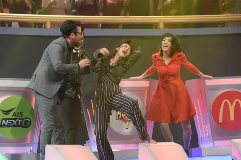 ทีวีไกด์: รายการ "Singer Auction เสียงนี้มีราคา" “เฟี้ยวฟ้าว” ไม่เข็ดเรื่องผู้ชาย!!! ยอมจ่ายจนหมดตัว ใน “Singer Auction เสียงนี้มีราคา”