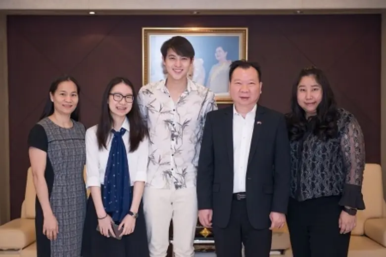 ขโมยหัวใจผู้บริหารไปเลยเต็มๆ สำหรับความน่...