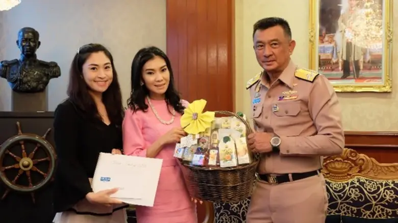 คุณวริศรา จิ๋วเจริญ ผู้ช่วยผู้อำนวยการฝ่า...