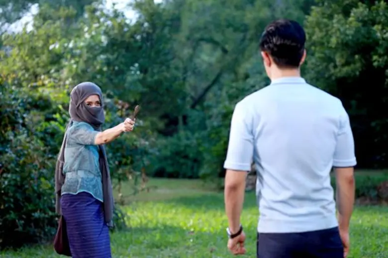 “ปูเป้” มือลั่น!! แทง “ฟิล์ม” ใน “เรือนเบญจพิษ”