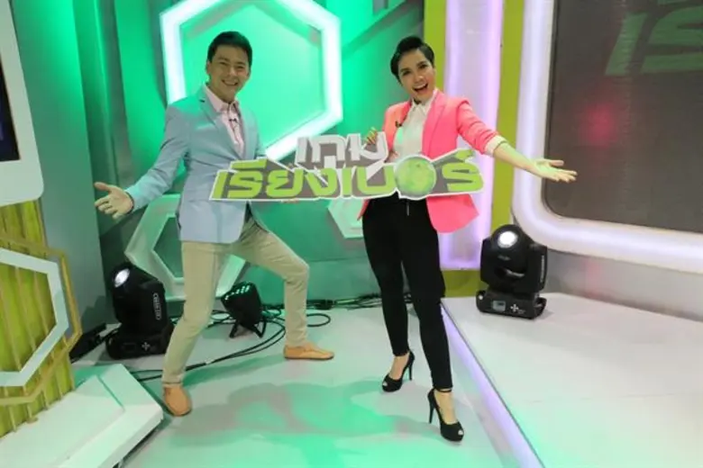 ทำเอา 2 พิธีกรคู่หูคู่ฮา "กิ๊ฟ-วรรธนะ กัม...