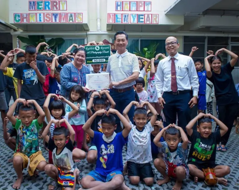 คุณไพศาล บัณฑิตยานนท์ และคณะทีมบริหาร จาก...