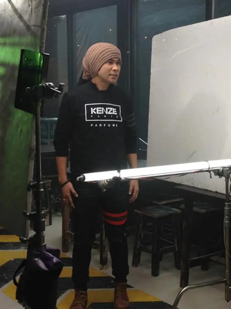 “วิด ไฮเปอร์” ถ่ายทอดอารมณ์ผู้ชายอกหัก  ผ่านมิวสิกวิดีโอ “หล่อตอนเหงา”