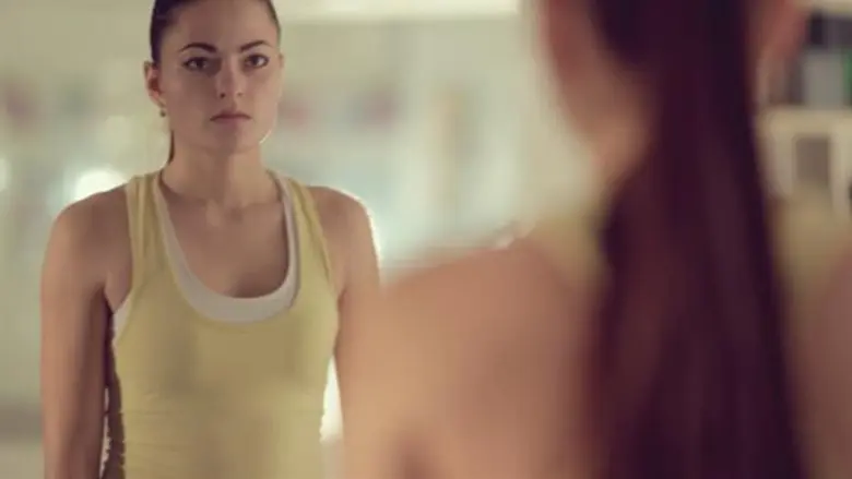 ผลสำรวจเผยสังคมไทยสร้างกรอบให้ผู้หญิงต้องใช้ชีวิตตาม...อายุ!!