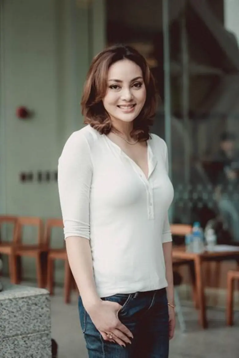 Movie Guide: “ตั๊ก บงกช” ทุ่มสุดใจเค้นฝีมือเข้มกำกับ “เพื่อนฉัน ฝันสลาย Sad Beauty” เพื่อเพื่อนรัก ตอบทุกคำถามในแฟนเพจหนังด้วยตัวเอง!!!