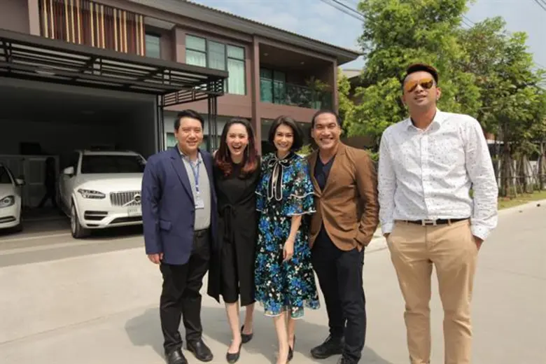 ทีวีไกด์: รายการ "THE GUEST (เดอะ เกสท์) ตีสนิทคนดัง" “นุ้ย สุจิรา” เปิดบ้านสไตล์นางสาวไทย สวย หรู อบอุ่น เน้นอยู่จริง