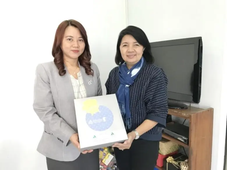 ตัวแทนผู้บริหาร โรงพยาบาลลานนา โดยนางจิรา...