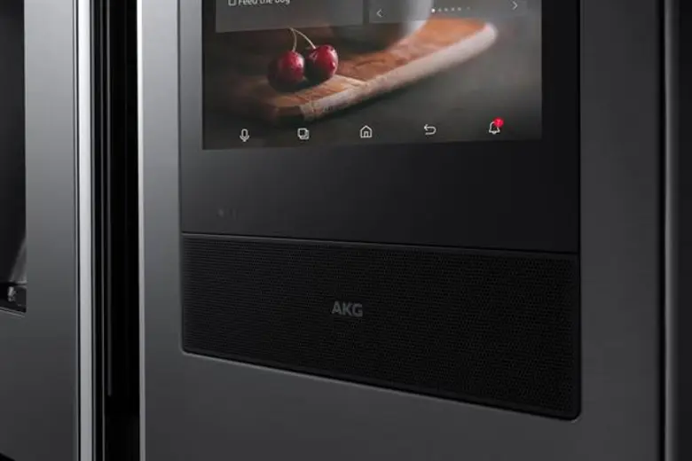 ซัมซุง อิเลคโทรนิคส์ เปิดตัวตู้เย็น Family Hub เจนเนอเรชั่นใหม่ในงาน CES 2018