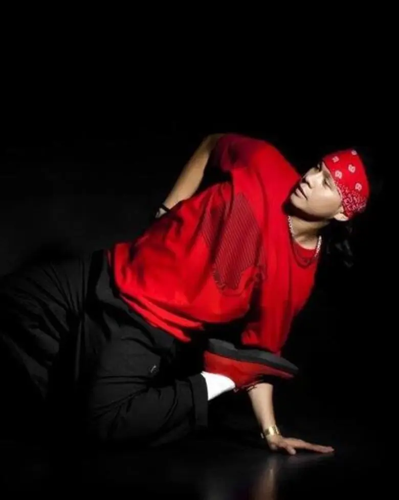 2 นักเต้นแถวหน้าเมืองไทย ครูแนท และ ครูโมโม่ ชวนน้องๆ สายแดนซ์ร่วมประกวด  “ดีโด้สตรีทแดนซ์โชว์”  ชิงเงินรางวัลรวมสูงสุด 300,000 บาท