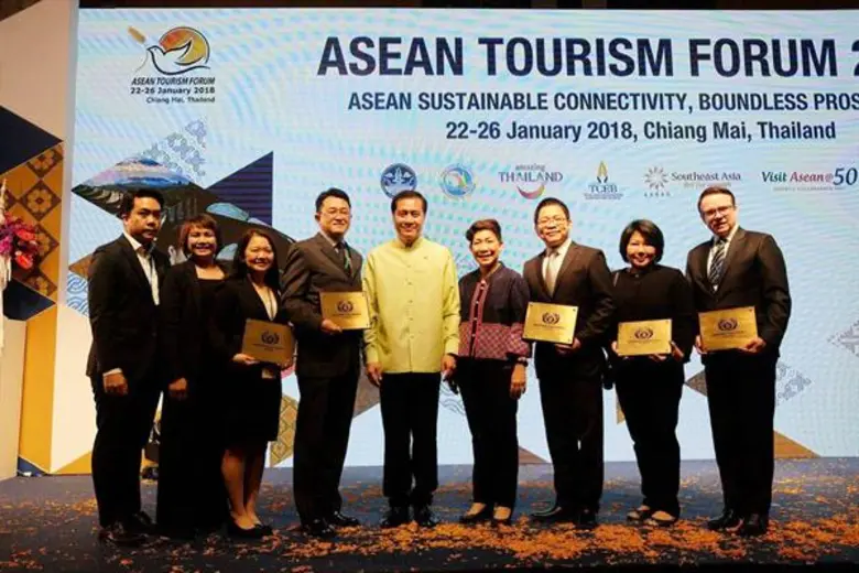 นายวีระศักดิ์ โควสุรัตน์ รัฐมนตรีว่าการท่...