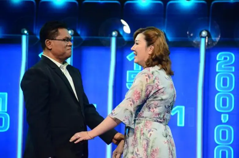 ทีวีไกด์: รายการ “The Wall กำแพงพลิกชีวิต”  “ขาวผ่อง” ควงภรรยาลุ้นเงิน “The Wall”  เพื่อช่วยเหลือนักมวยตกยาก