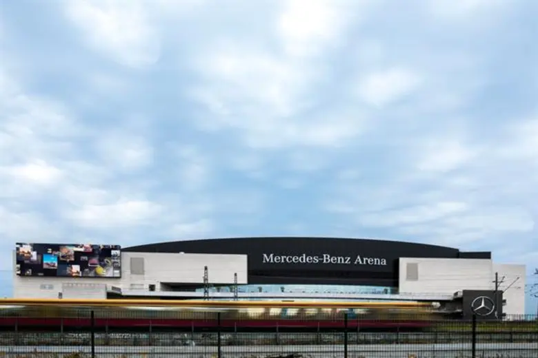 เมอร์เซเดส-เบนซ์ จัดกิจกรรมพิเศษเพื่อขอบคุณผู้ติดตามอินสตาแกรม ทั่วโลกในฐานะแบรนด์รถยนต์ที่ประสบความสำเร็จที่สุดในโลกออนไลน์ ณ กรุงเบอร์ลิน ประเทศเยอรมนี