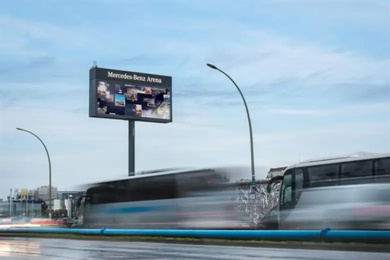 เมอร์เซเดส-เบนซ์ จัดกิจกรรมพิเศษเพื่อขอบคุณผู้ติดตามอินสตาแกรม ทั่วโลกในฐานะแบรนด์รถยนต์ที่ประสบความสำเร็จที่สุดในโลกออนไลน์ ณ กรุงเบอร์ลิน ประเทศเยอรมนี