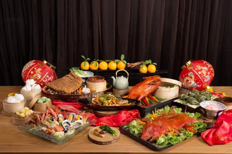 ห้องอาหาร อัพแอนด์อะบัฟ (Up & Above Resta...