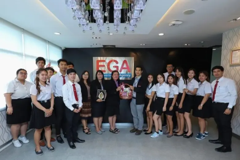 วิทยาลัยพณิชยการธนบุรี เข้าศึกษาดูงานและเ...