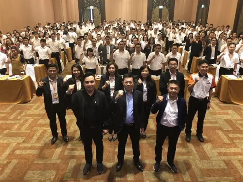 ธนาคารธนชาต จำกัด (มหาชน) นำโดย นายประพัน...