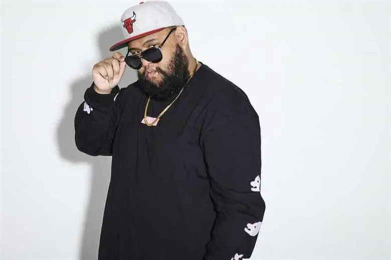 กอล์ฟ ฟักกลิ้งฮีโร่ นำทีมแรปเปอร์ดัง นิลโลหิต และไมยราพ ปลุกกระแสอีสปอร์ต! ปล่อยเพลงใหม่ K.O.G ประกอบรายการกระแสแรง King of Gamers