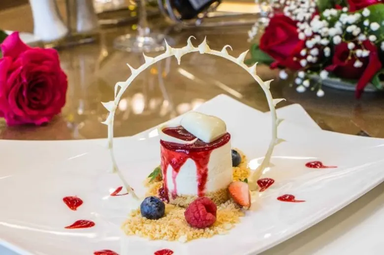 เติมความหวาน เพิ่มความรัก กับโรแมนติกดินเนอร์ ในวันวาเลนไทน์ ณ สกายเลาจน์ ชั้น 24 โรงแรมโกลเด้น ทิวลิป ซอฟเฟอริน กรุงเทพ