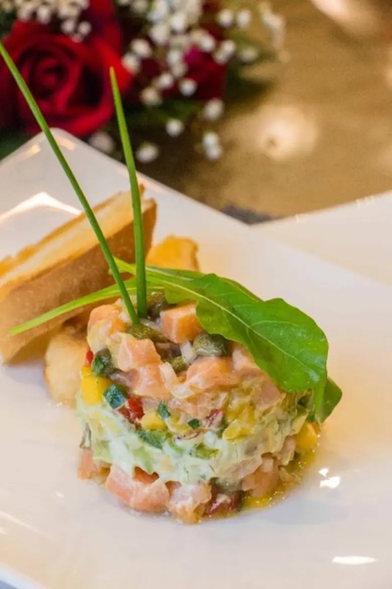 เติมความหวาน เพิ่มความรัก กับโรแมนติกดินเนอร์ ในวันวาเลนไทน์ ณ สกายเลาจน์ ชั้น 24 โรงแรมโกลเด้น ทิวลิป ซอฟเฟอริน กรุงเทพ