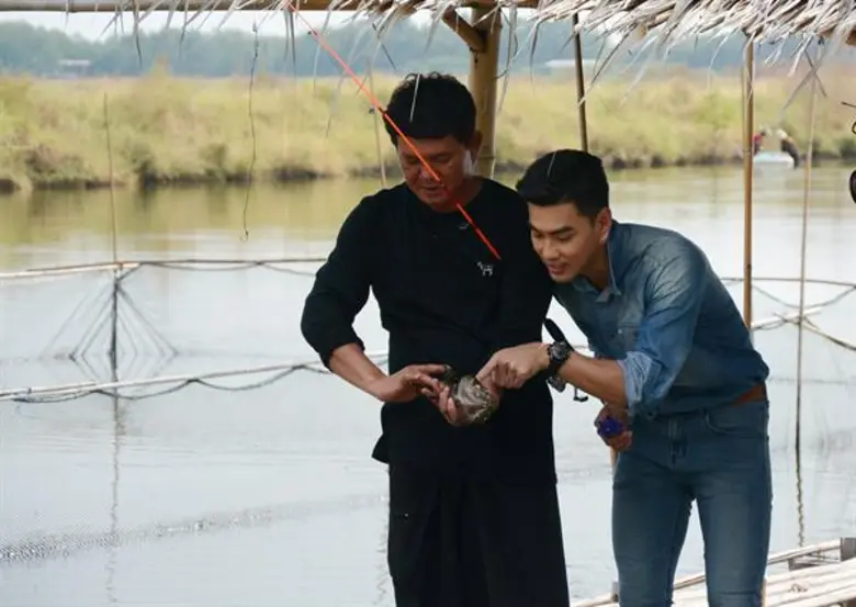 หนุ่มหน้าเข้ม เพ็ชร-ฐกฤต บุก "ฟาร์มวาสนา"...