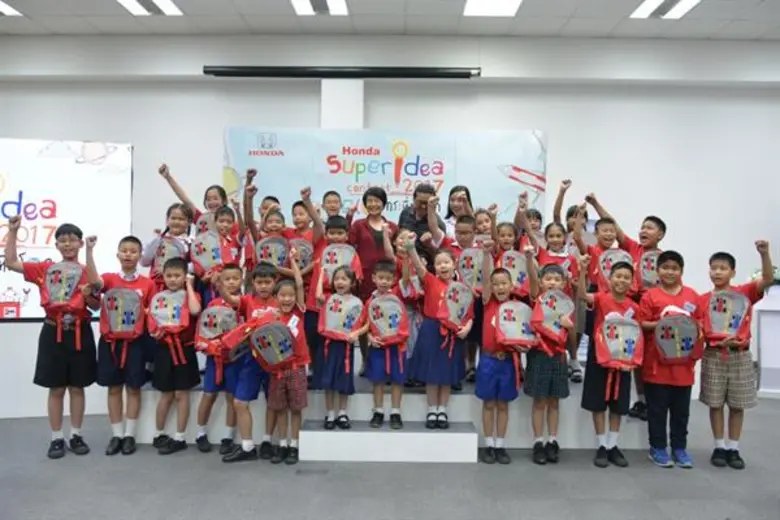 นางสาววราภรณ์ ศิริโอวัฒนะ ผู้จัดการฝ่ายกิ...