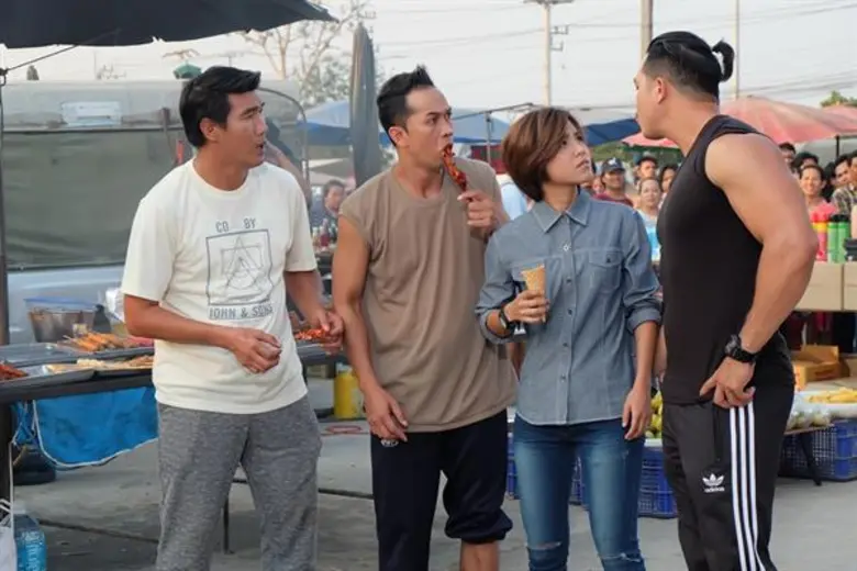 กิ่ง เหมือนแพร เล็กพริกขี้หนู!!! ทั้งเตะ-เข่า-ศอก!!! นักมวยร่างยักษ์ เหตุถูกจับก้นในละคร “แม่สื่อจอมป่วน”